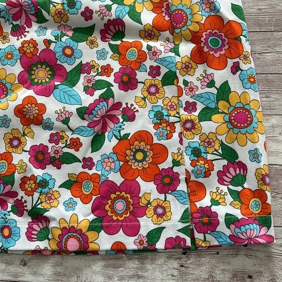 Love on a Hanger Floral Print Split Hem Mini A Line Skirt - Picture 3 of 9